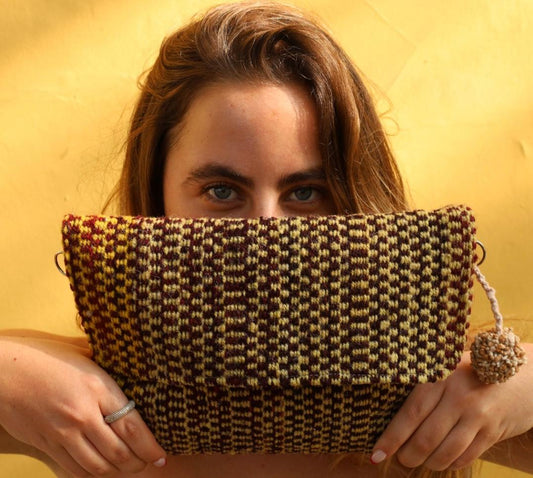 Cartera Clutch Puno Marrón